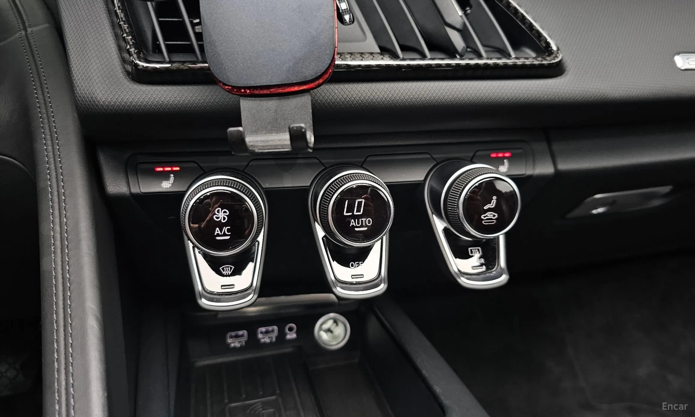 R8 (4S)