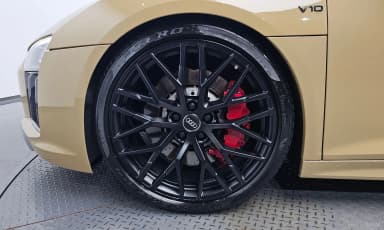R8 (4S)