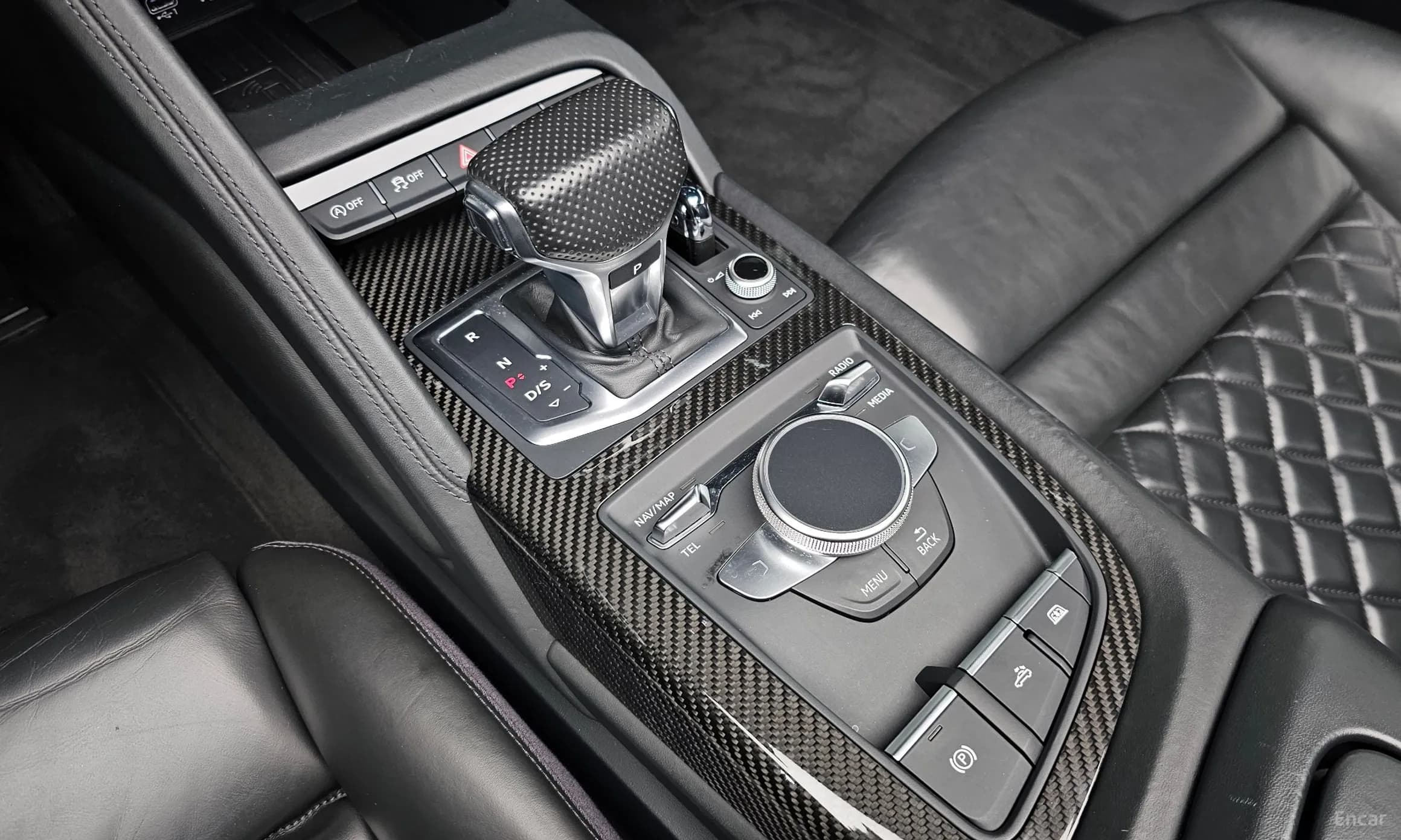 R8 (4S)