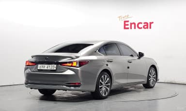 ES300h 7th Generation