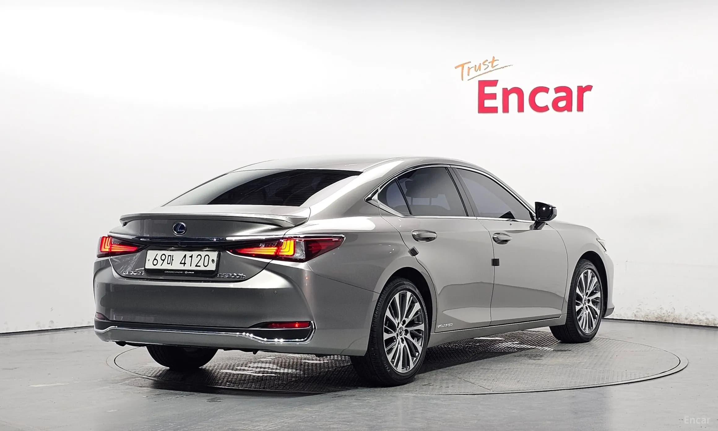 ES300h 7th Generation
