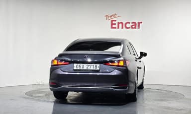 ES300h 7th Generation