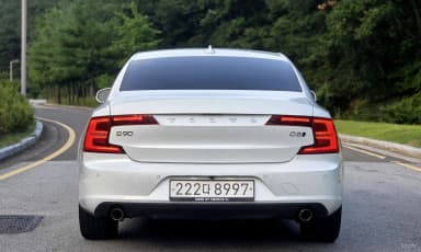 S90