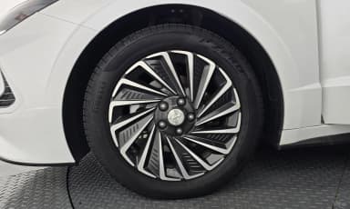 Sonata Hybrid (DN8)