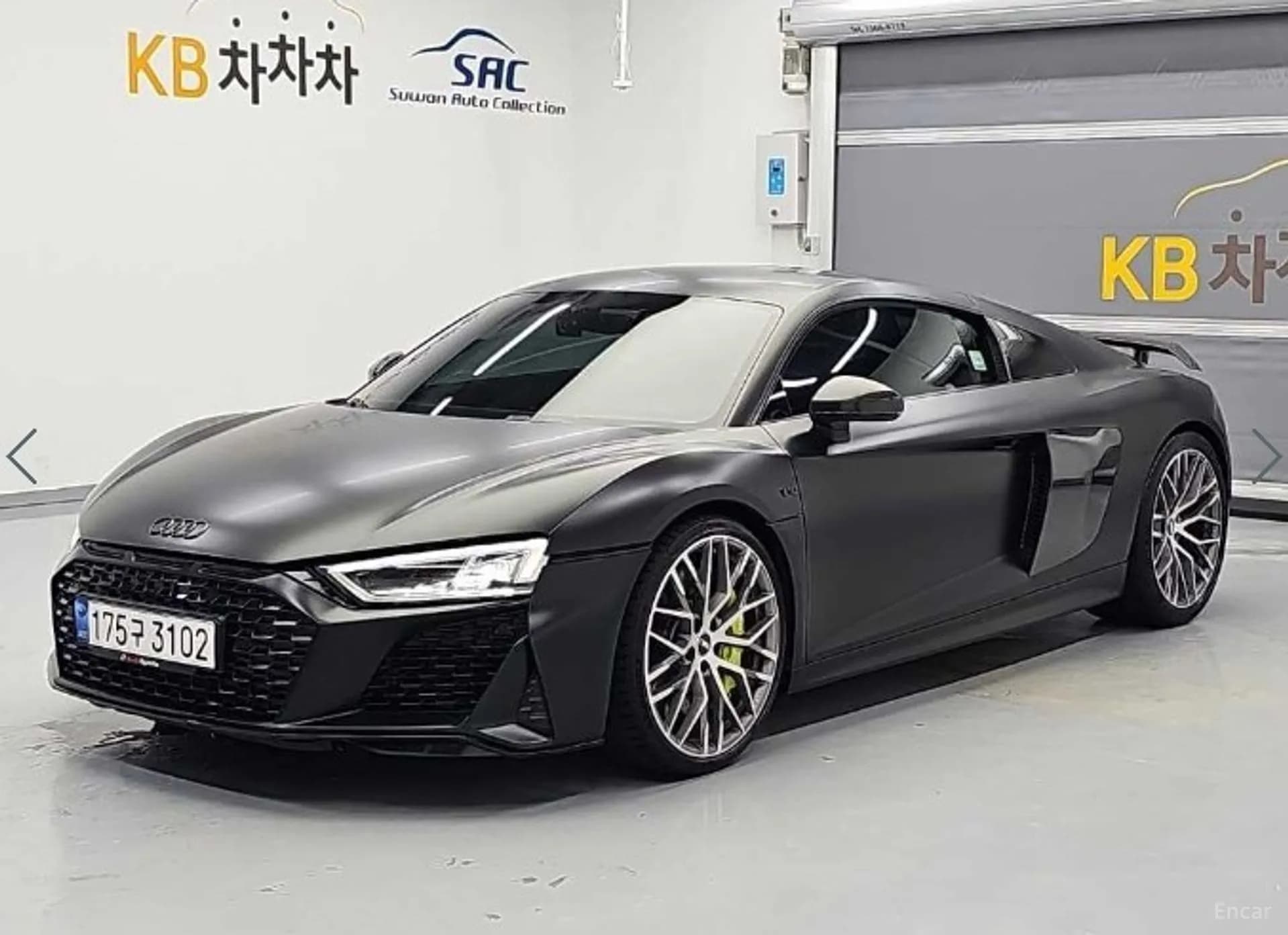 R8 (4S)