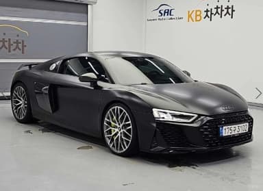 R8 (4S)