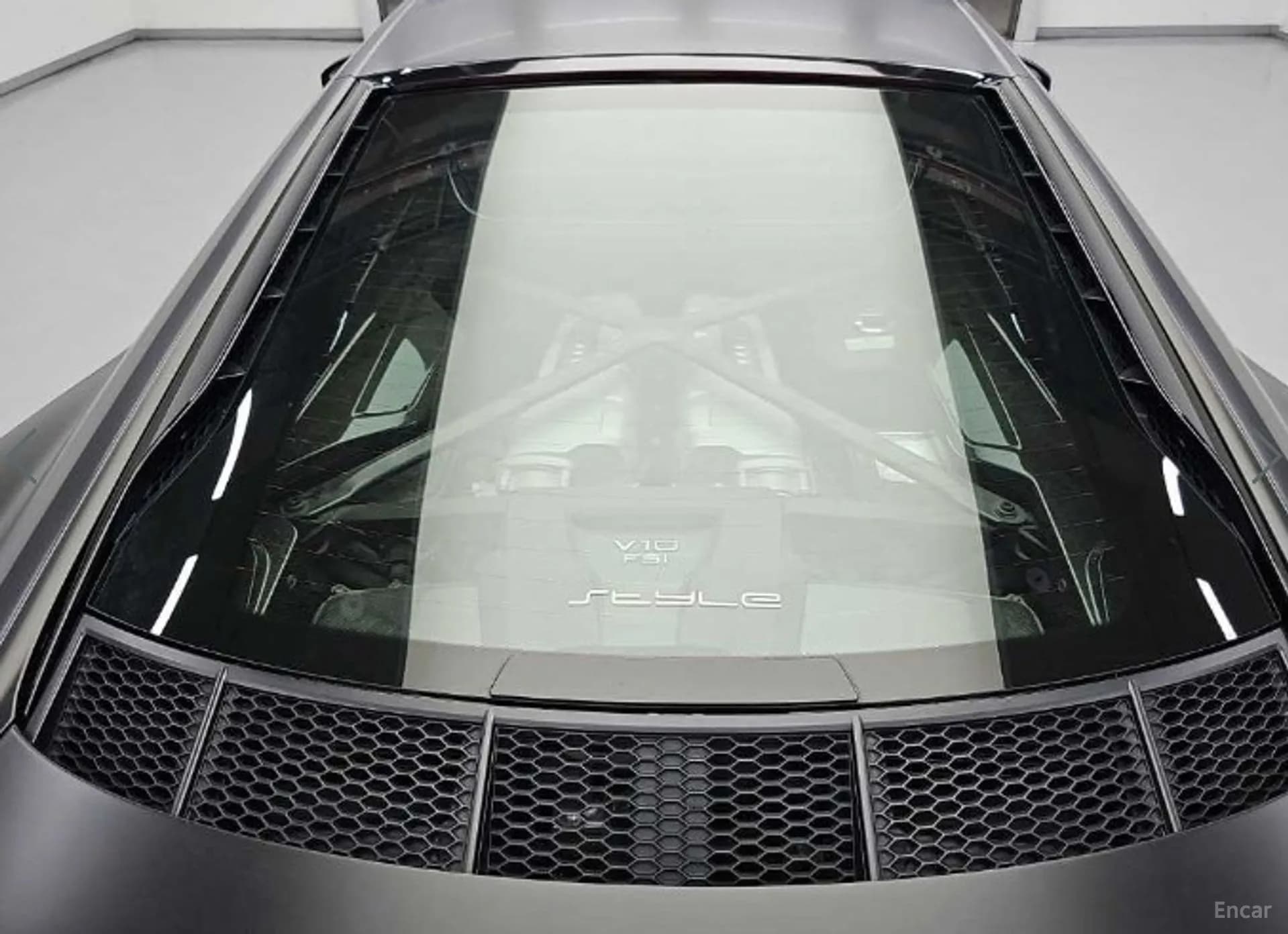 R8 (4S)