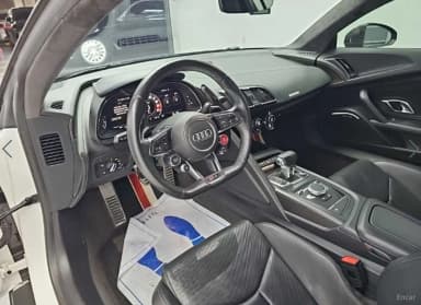 R8 (4S)