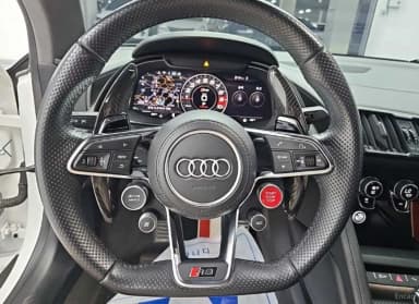 R8 (4S)