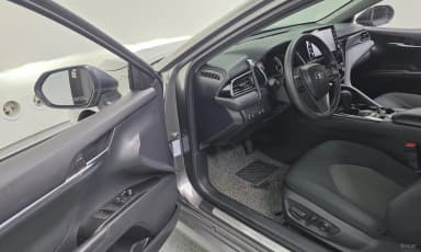 Camry (XV70)