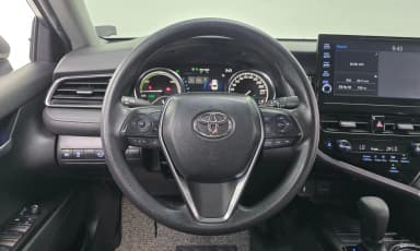 Camry (XV70)