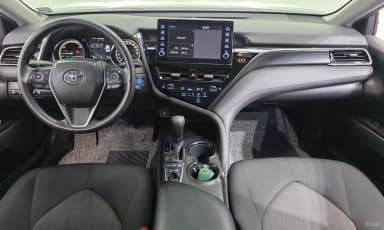 Camry (XV70)