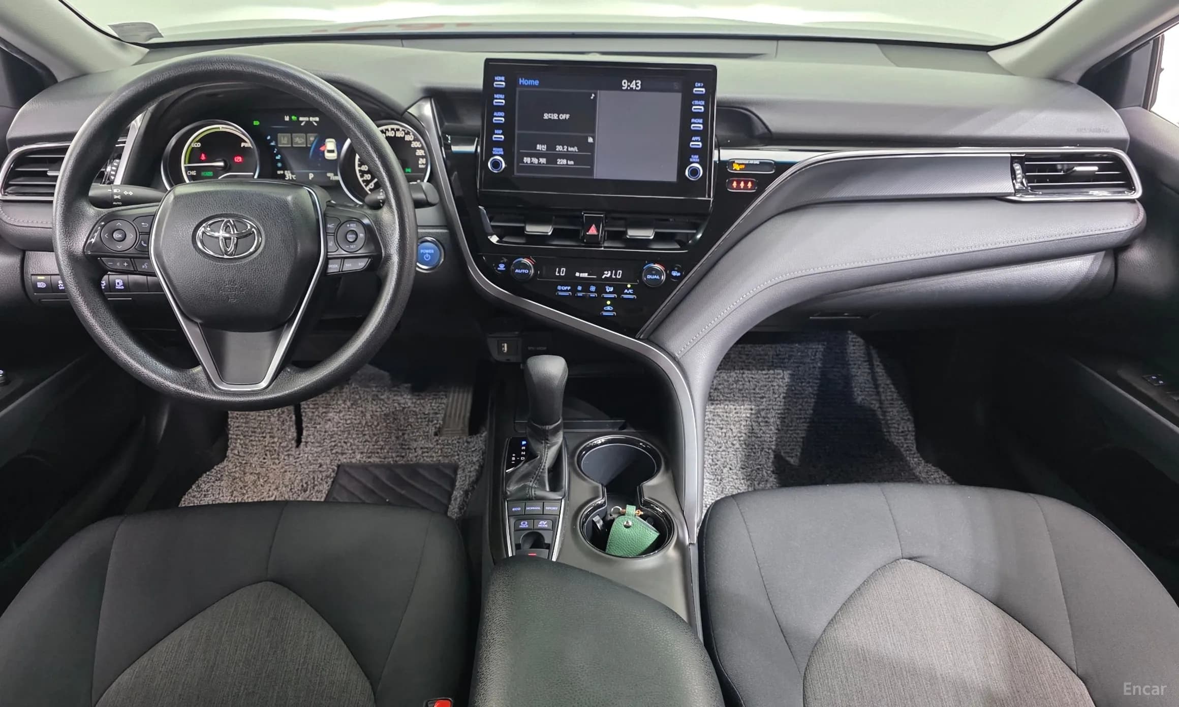 Camry (XV70)