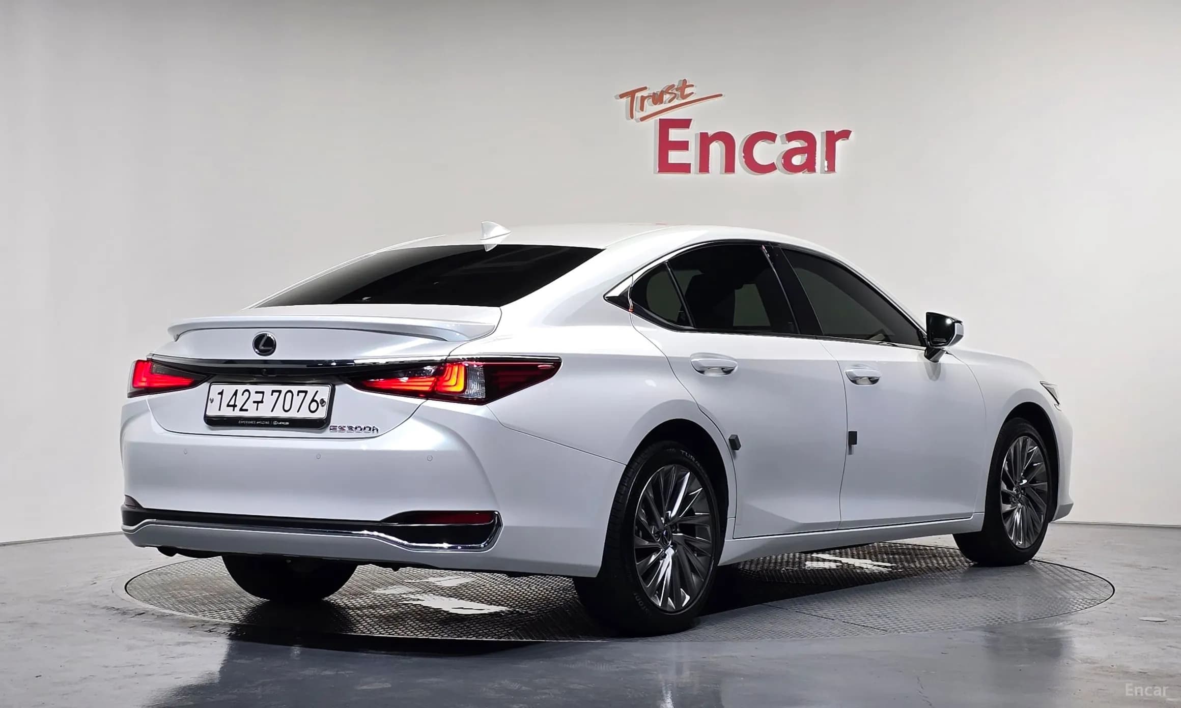 ES300h 7th Generation