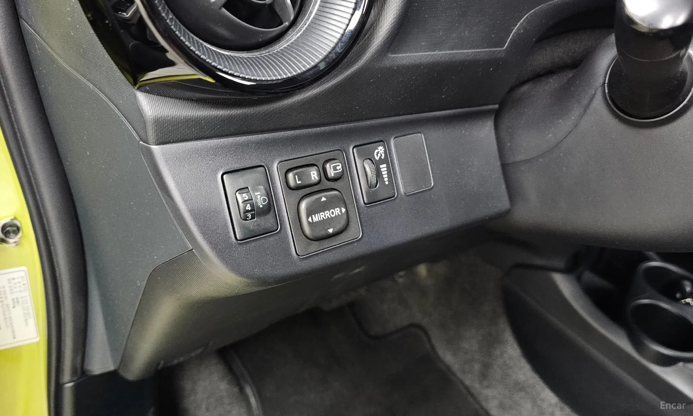 Prius C