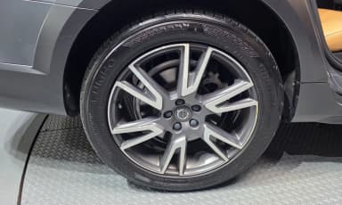 V90 Cross Country
