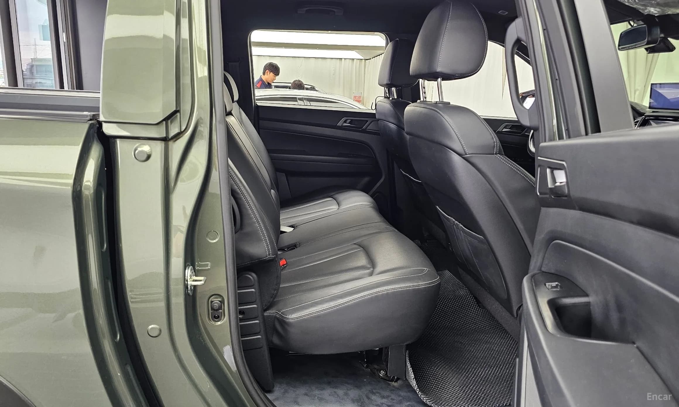 Rexton Sports Khan