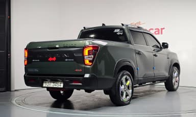 Rexton Sports Khan