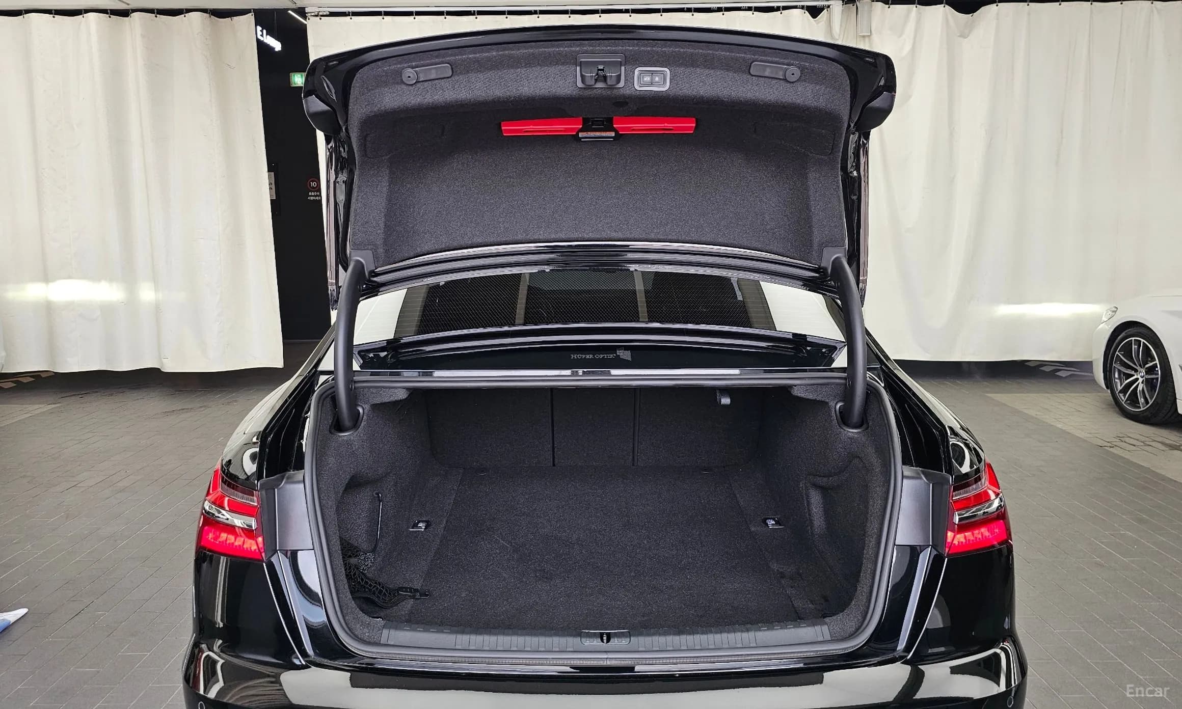 A6 (C8)