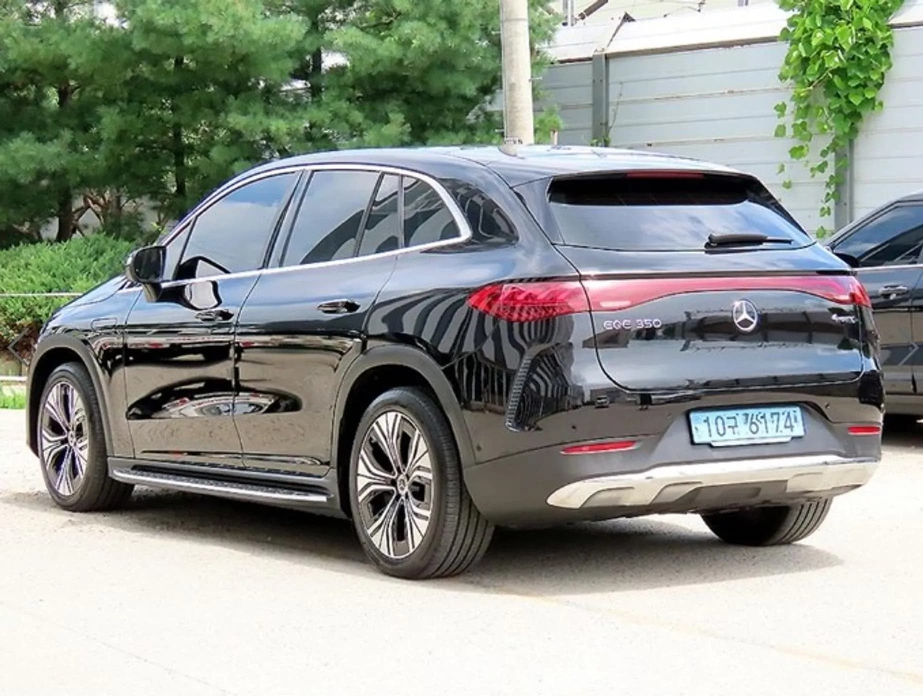 EQE SUV X294