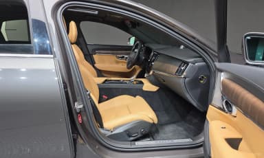 S90