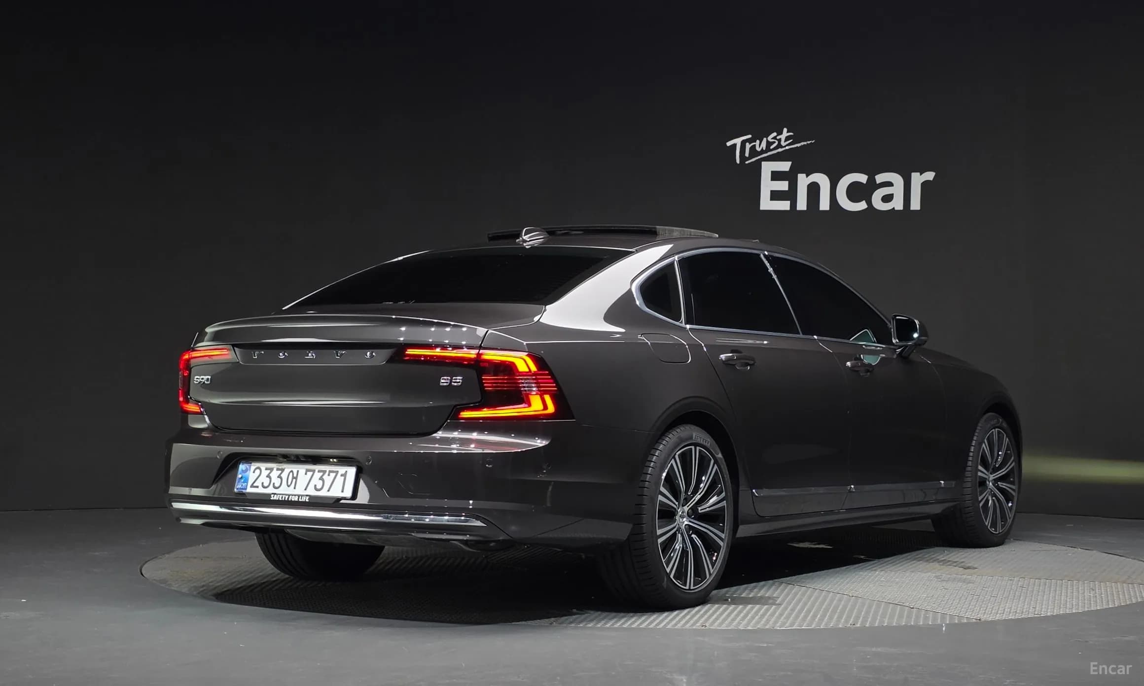S90