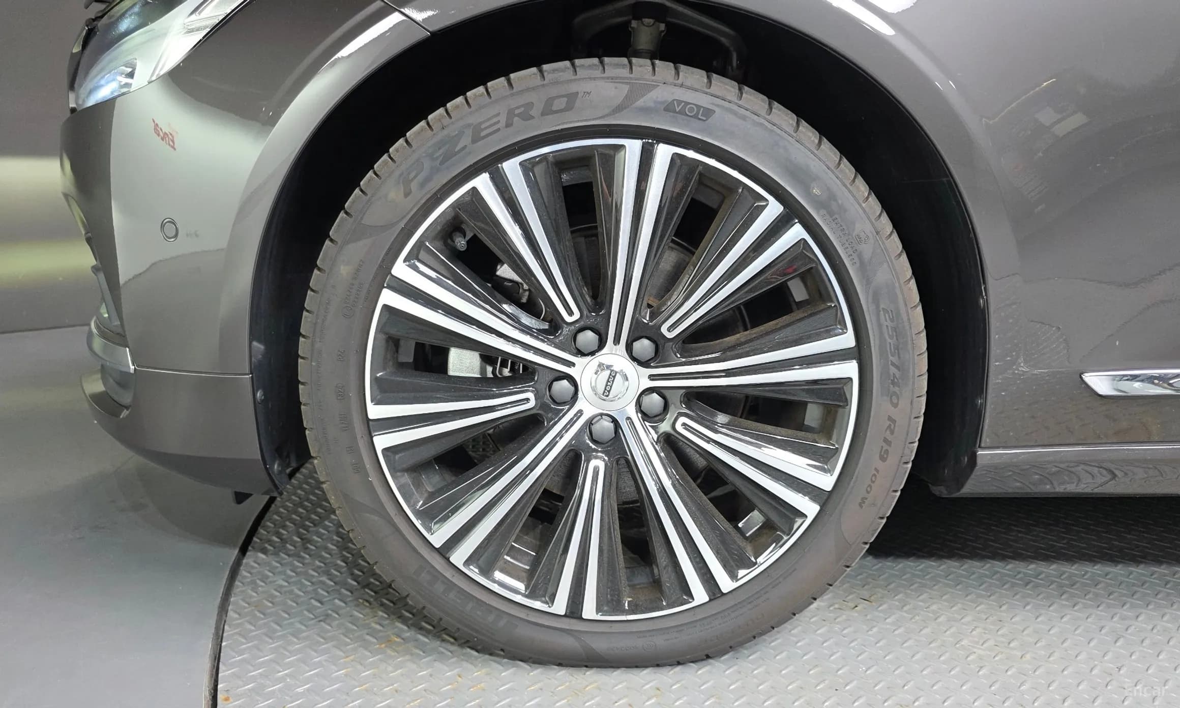 S90