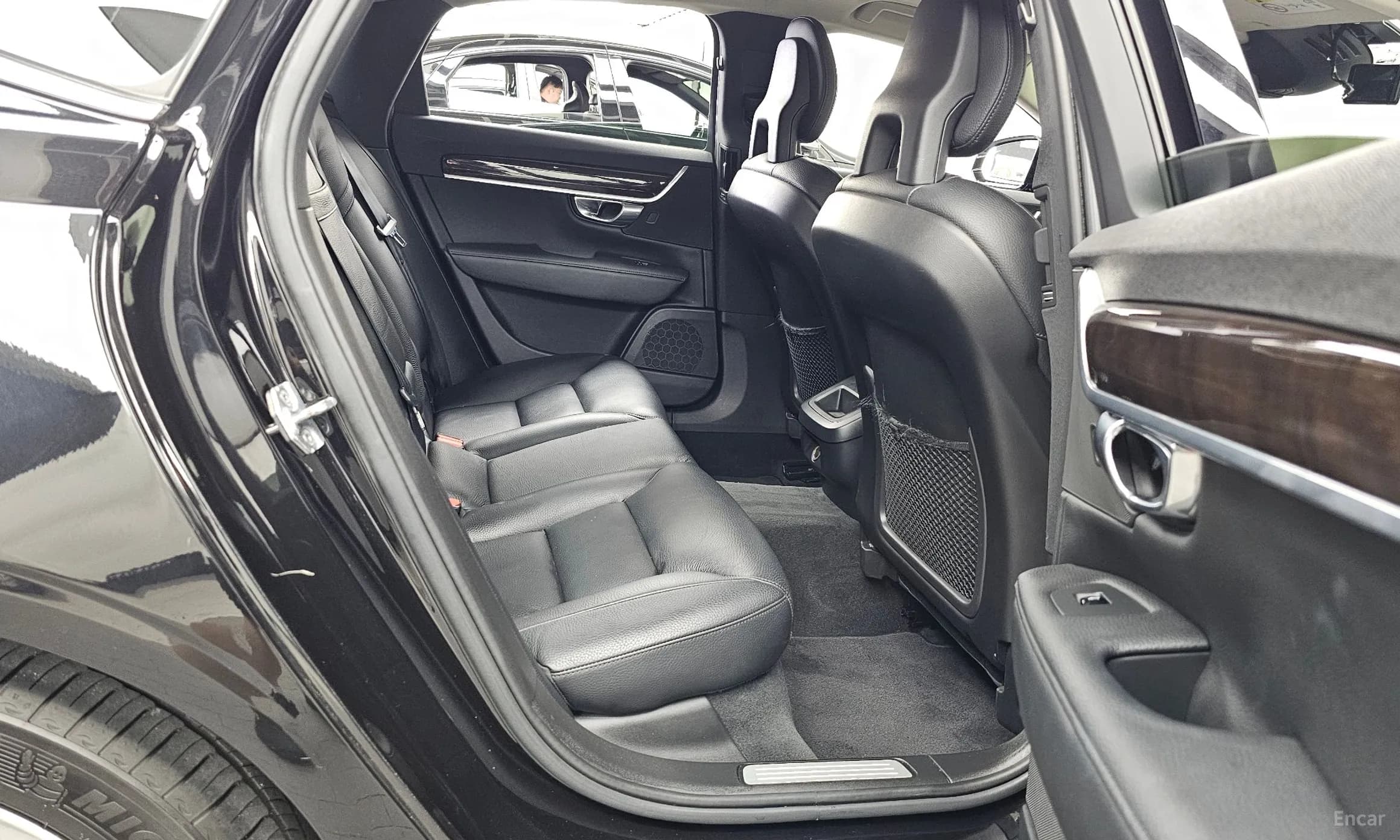 S90