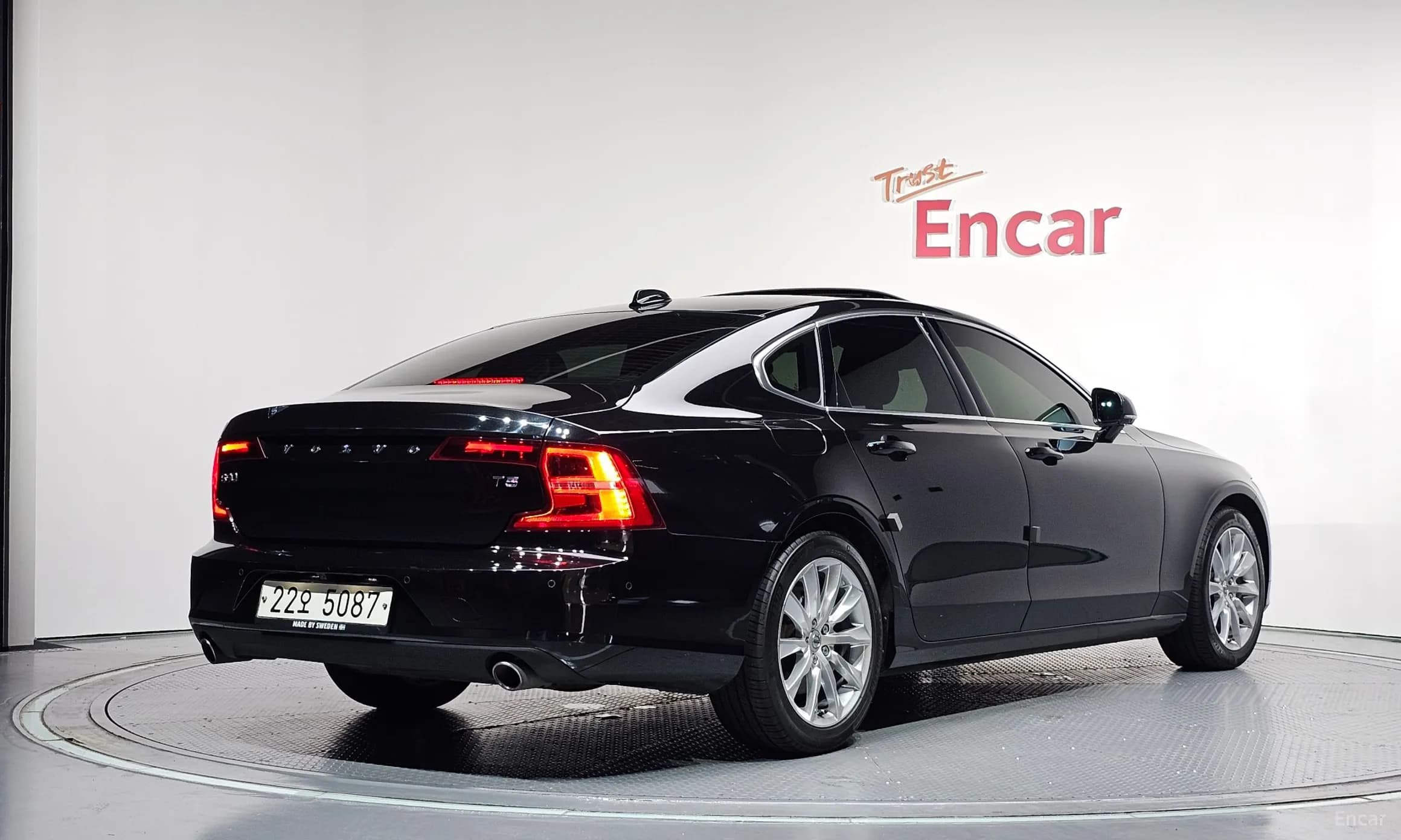 S90