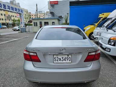 LS460