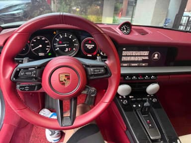 911 (992)