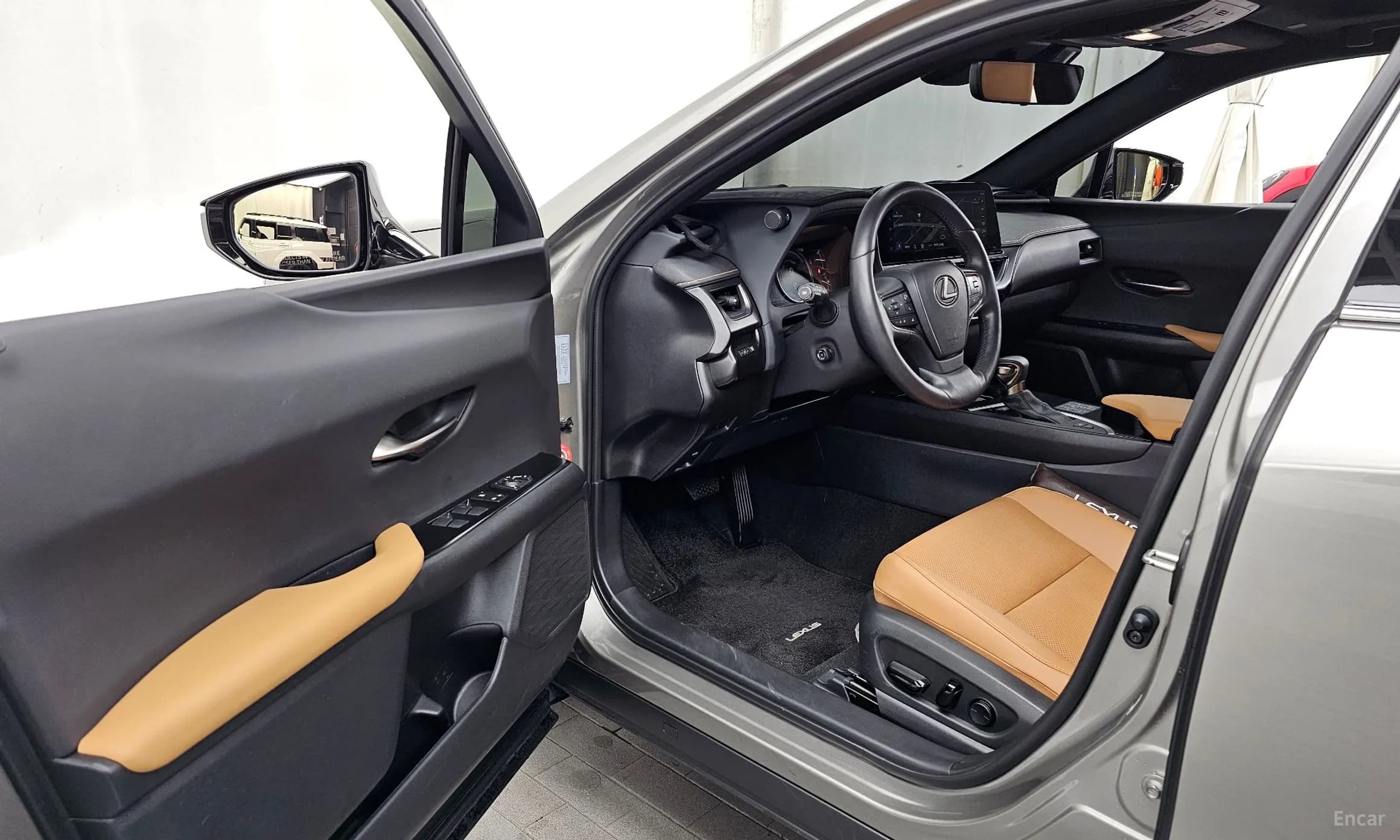 UX250h