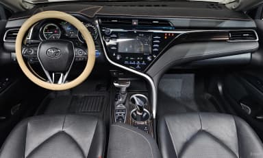 Camry (XV70)