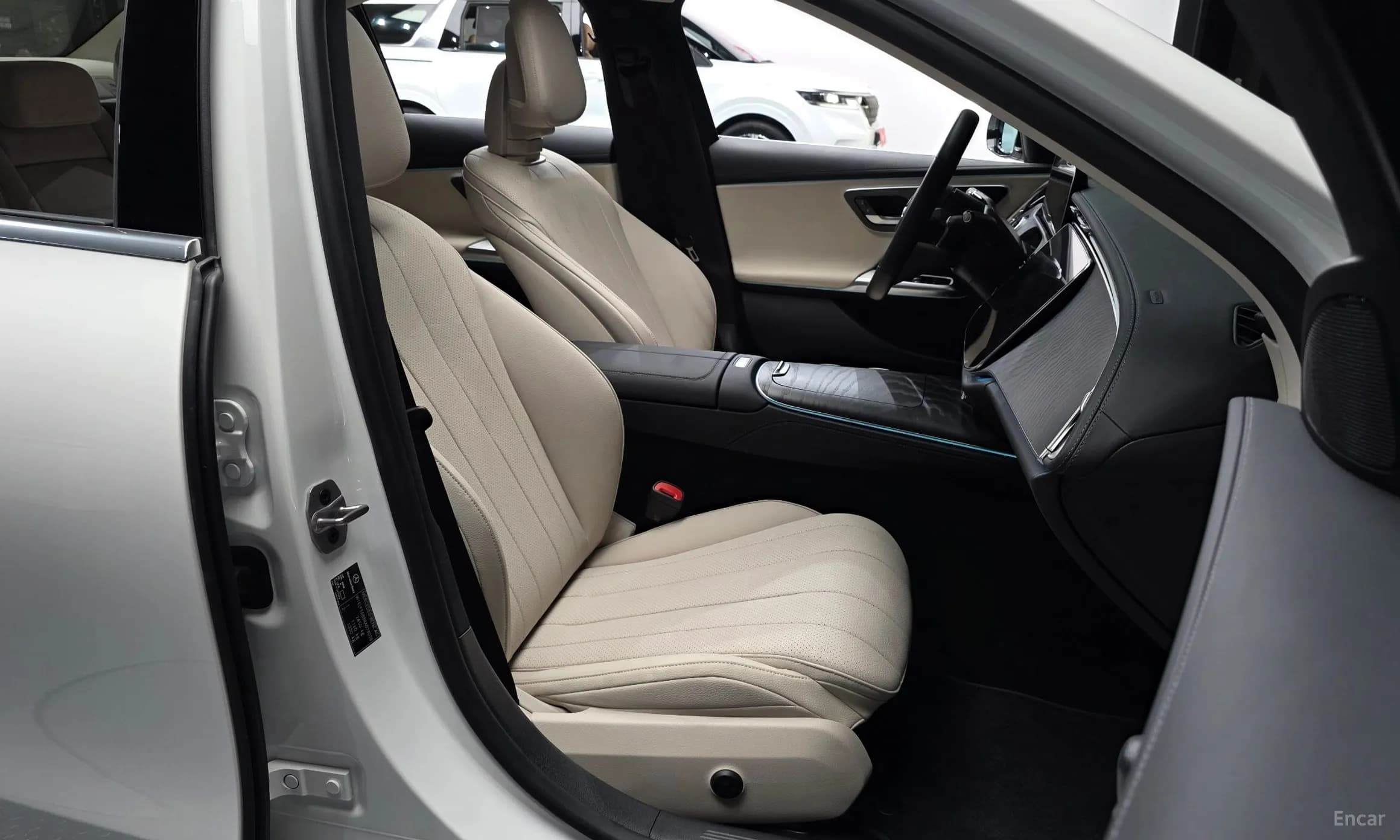 E-Class W214