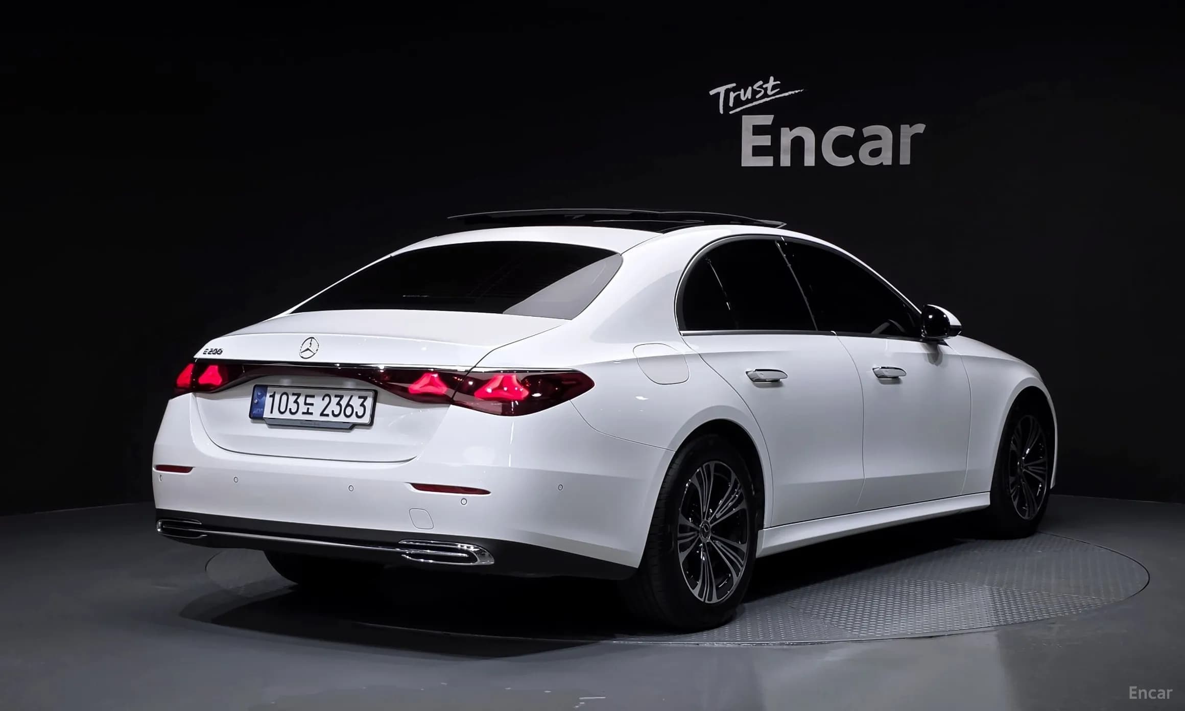 E-Class W214