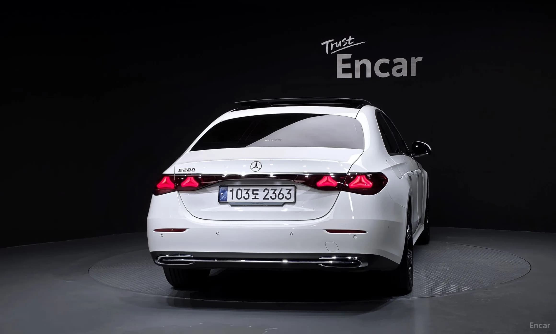 E-Class W214