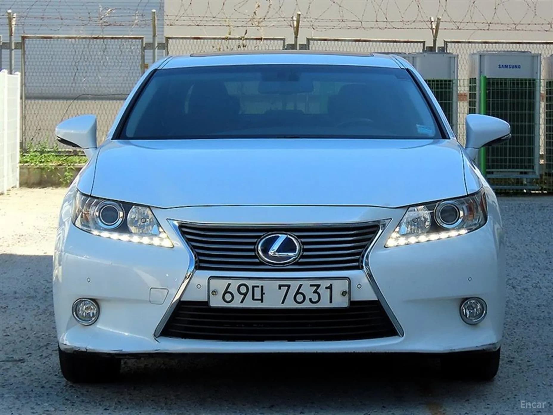 New ES300h