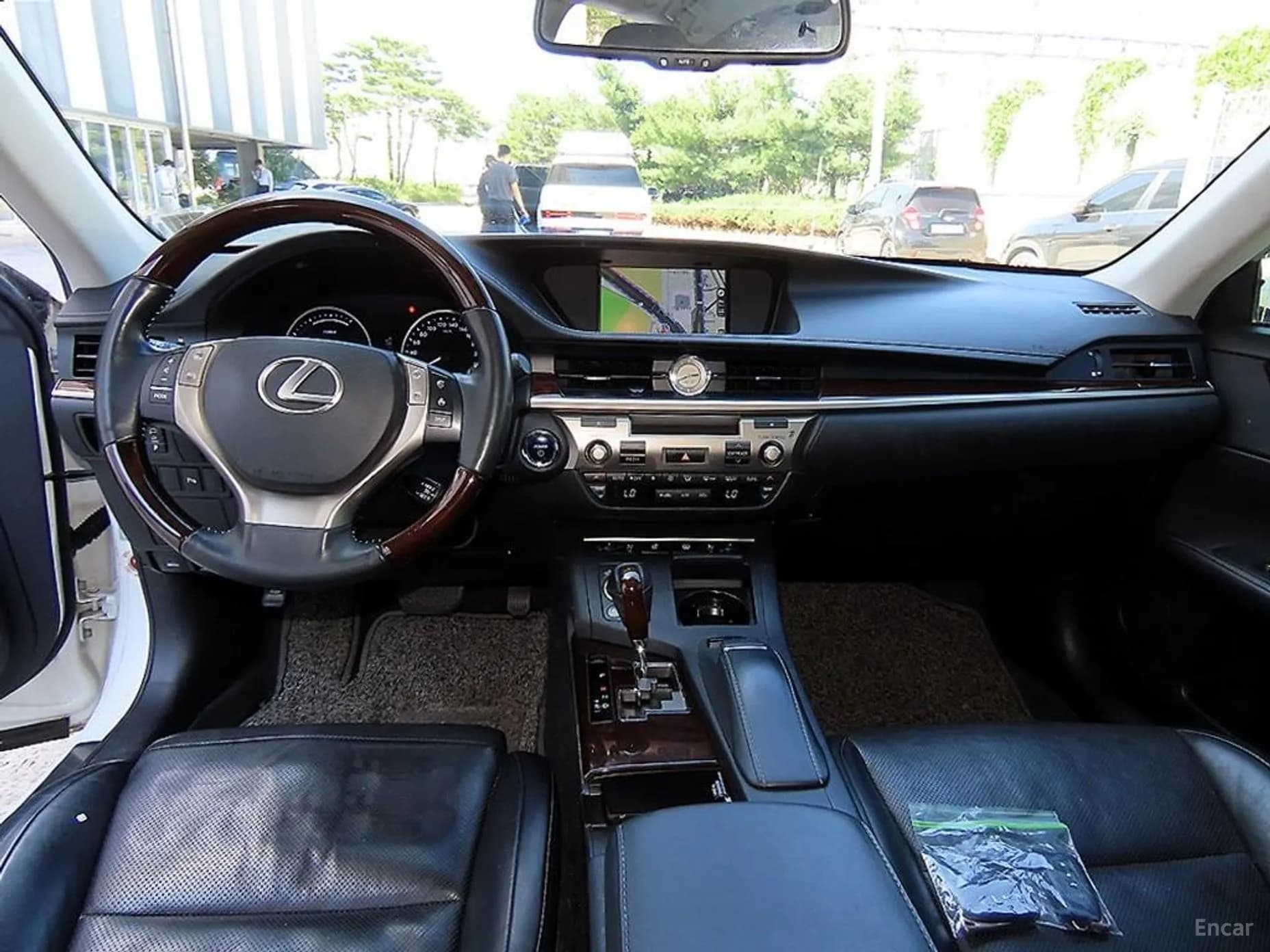 New ES300h