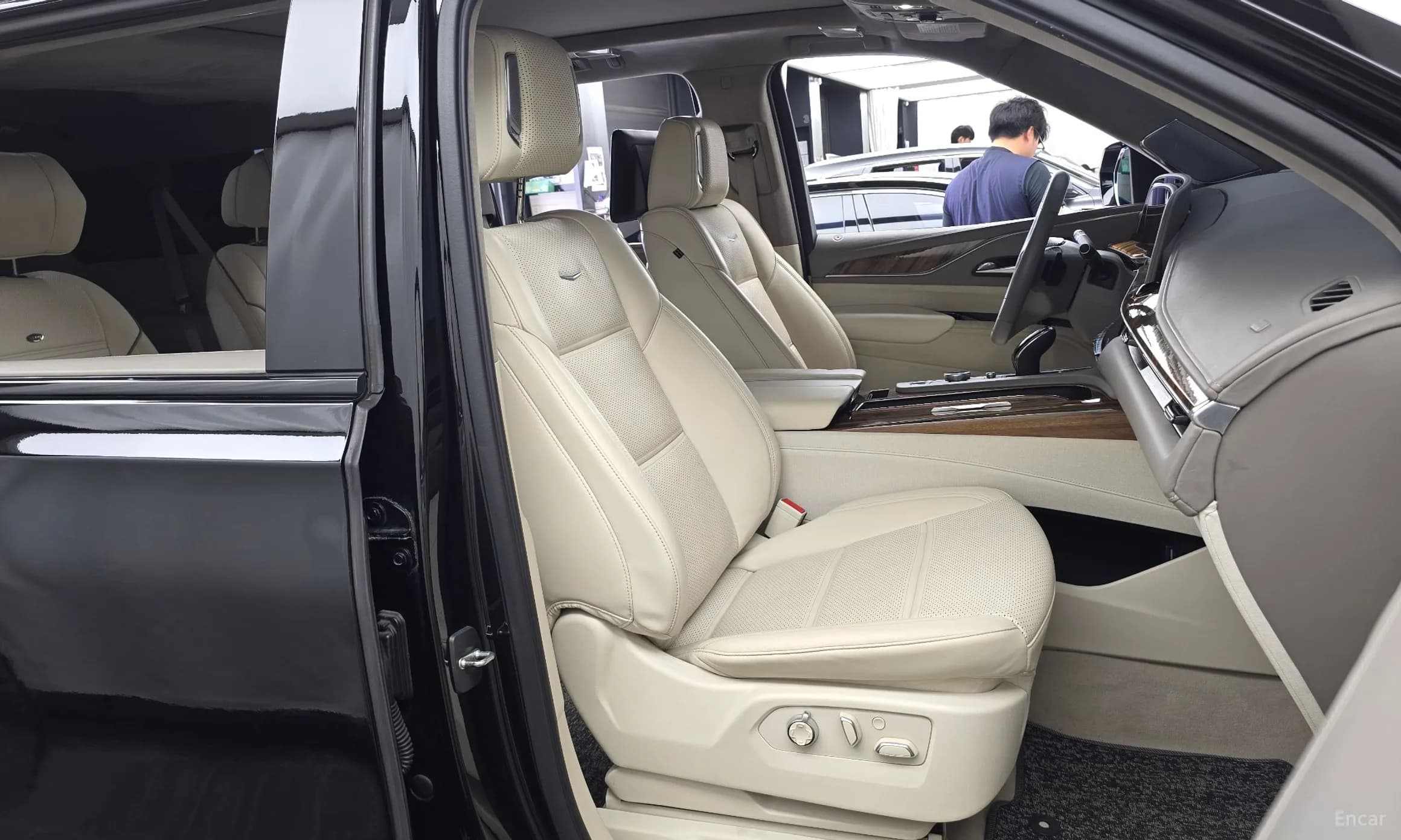 Escalade 5th Generation