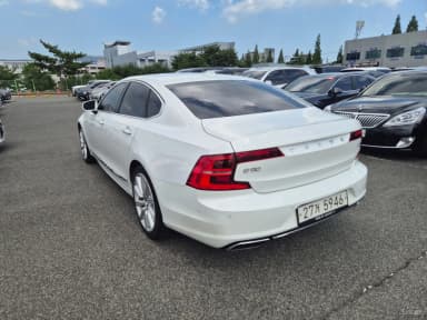 S90