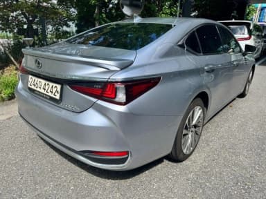 ES300h 7th Generation