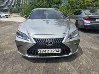 ES300h 7th Generation