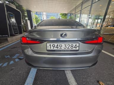 ES300h 7th Generation