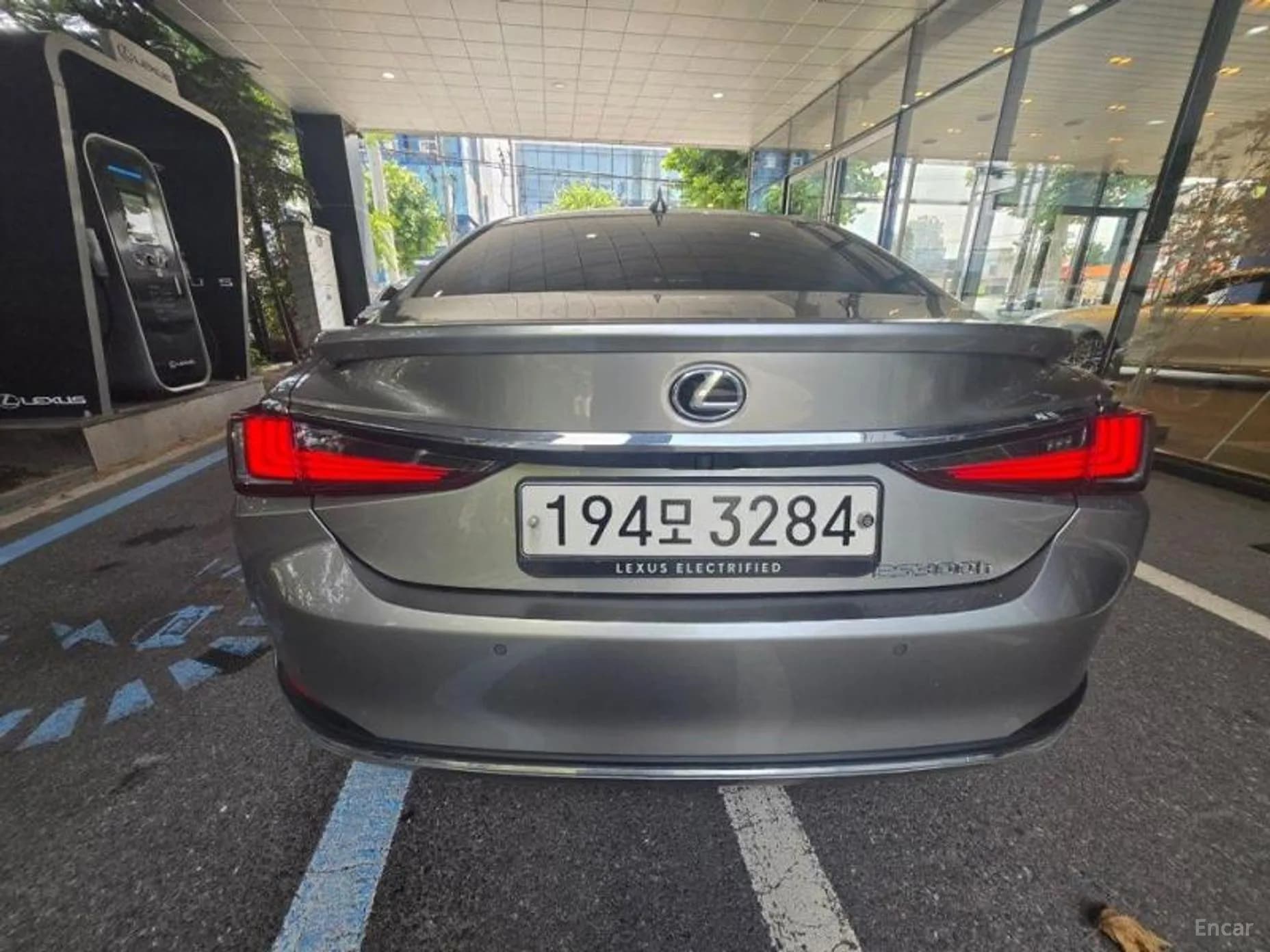ES300h 7th Generation