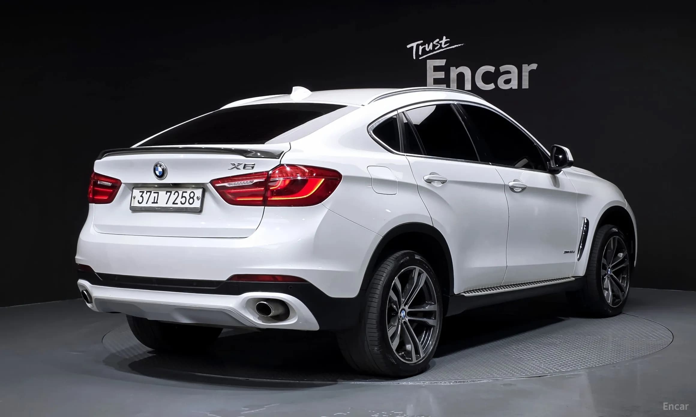X6 (F16)