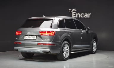 Q7 (4M)
