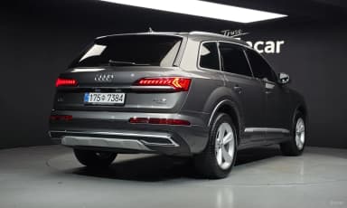Q7 (4M)