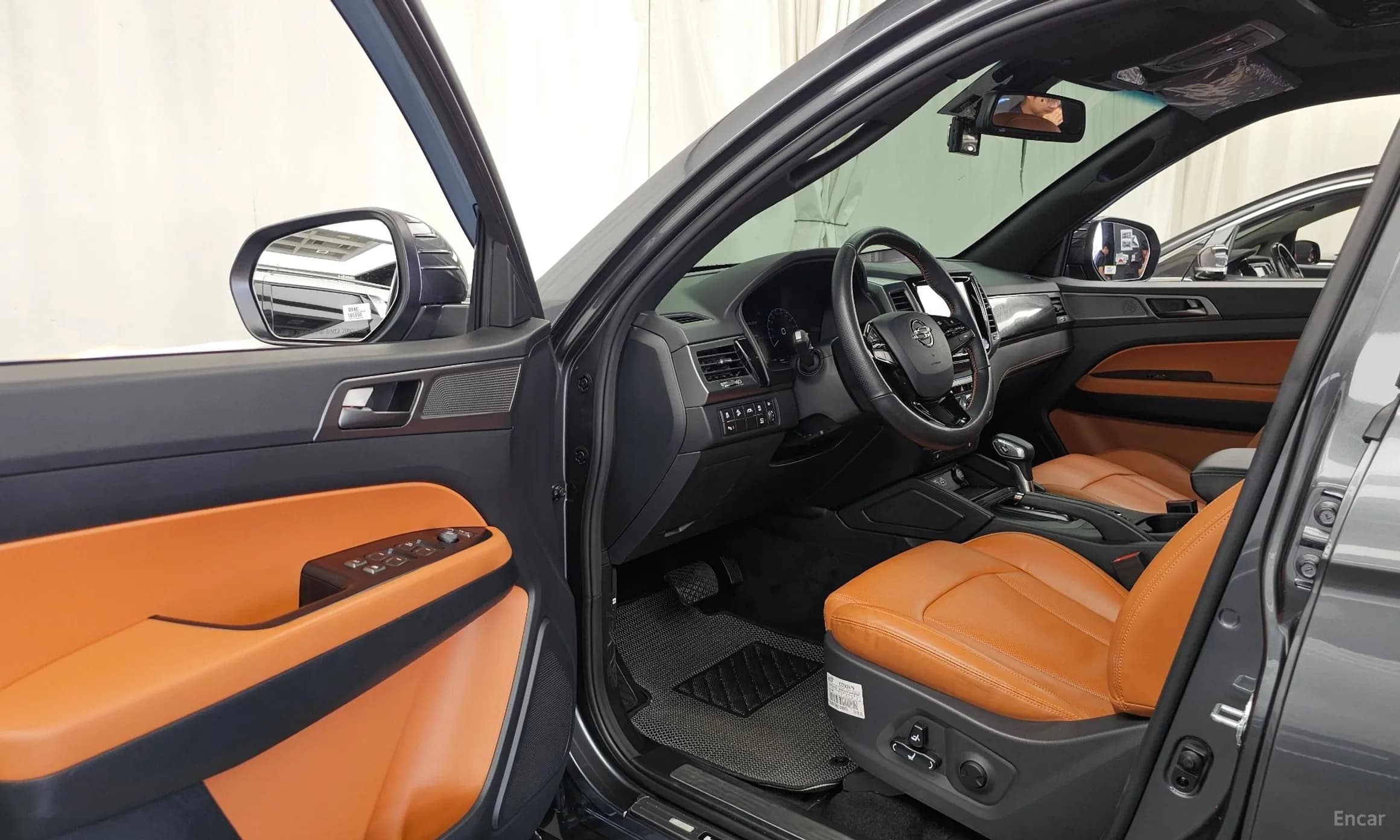 Rexton Sports Khan