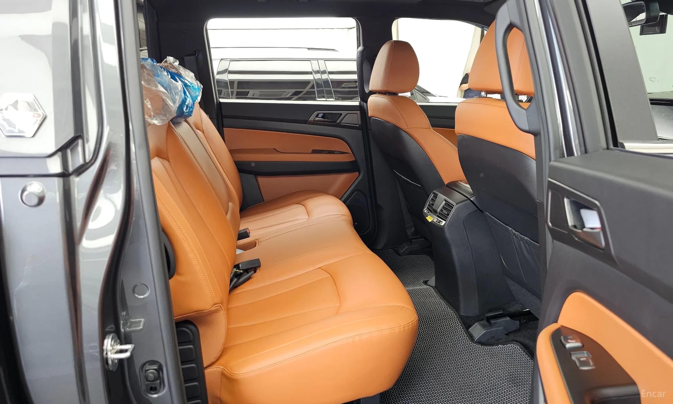 Rexton Sports Khan