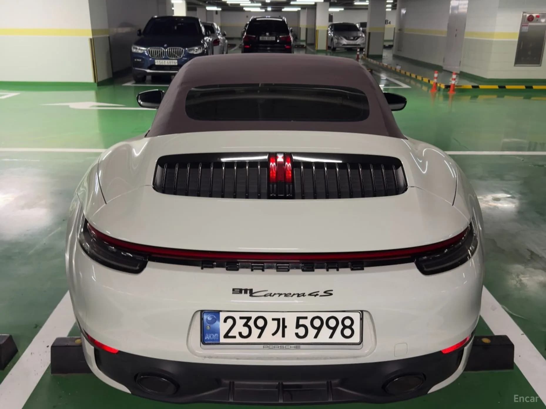 911 (992)